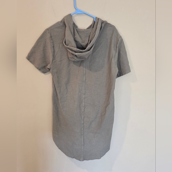 3/16 PacSun Short Sleeve Hoodie - Picture 2 of 3